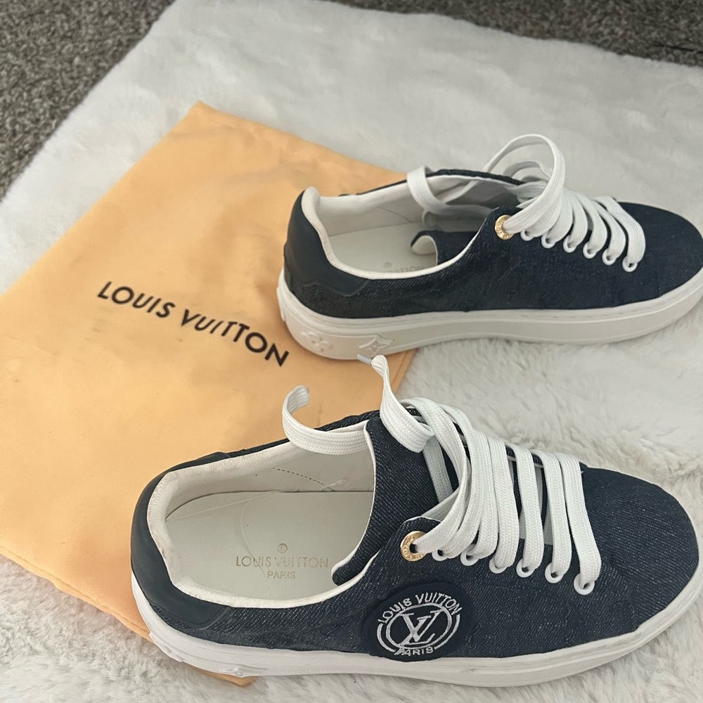 Louis Vuitton sneakers worn only once.